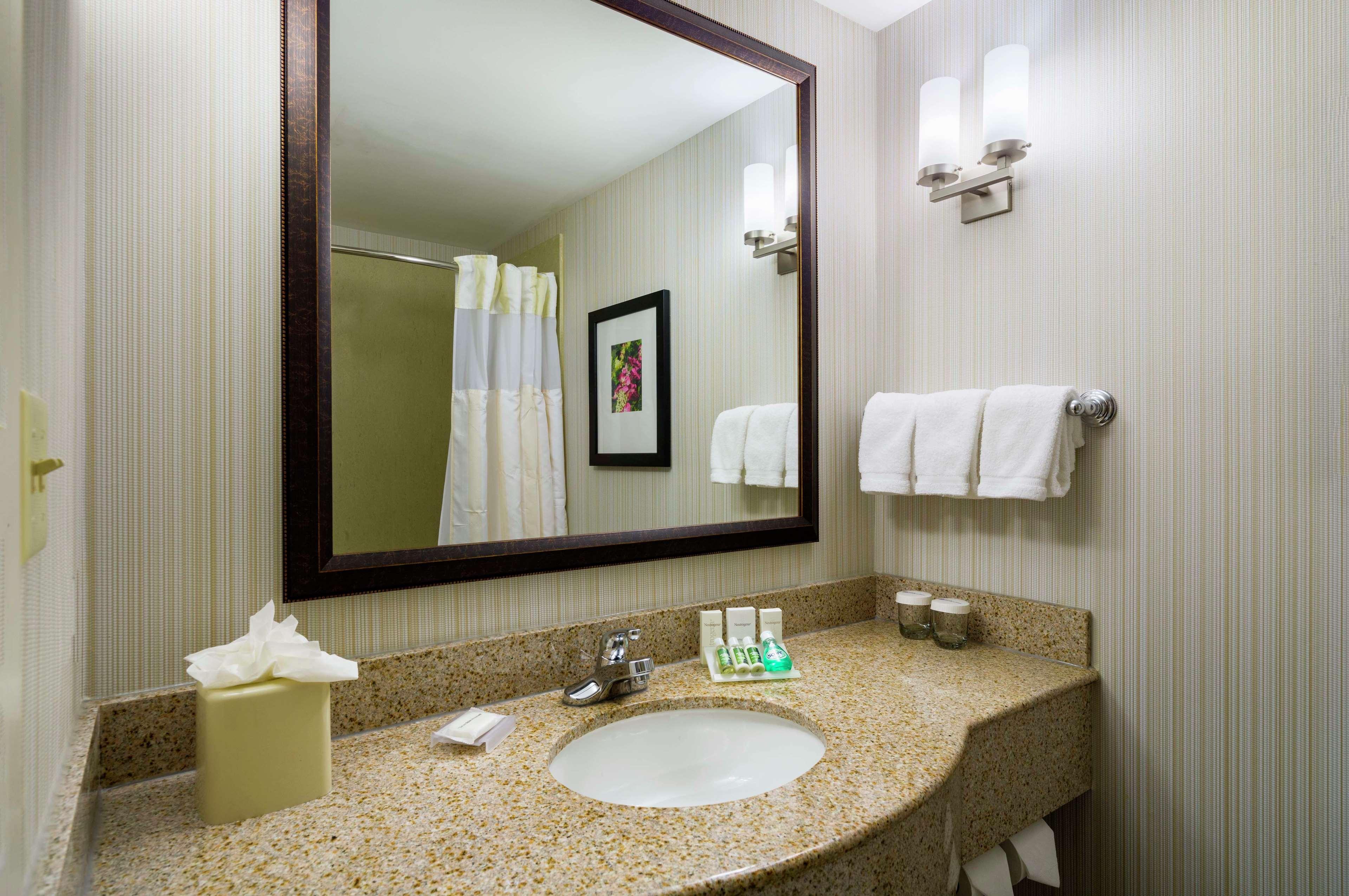 Hilton Garden Inn Queens Jfk - Newly Renovated New York Exteriör bild