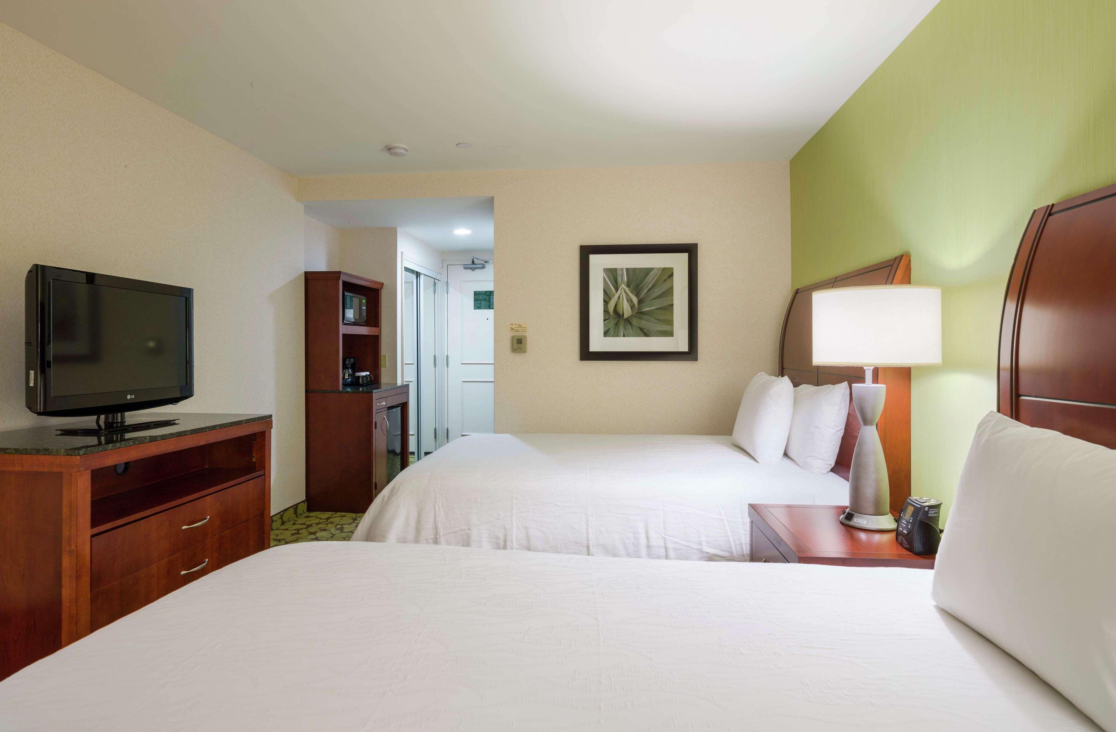 Hilton Garden Inn Queens Jfk - Newly Renovated New York Exteriör bild