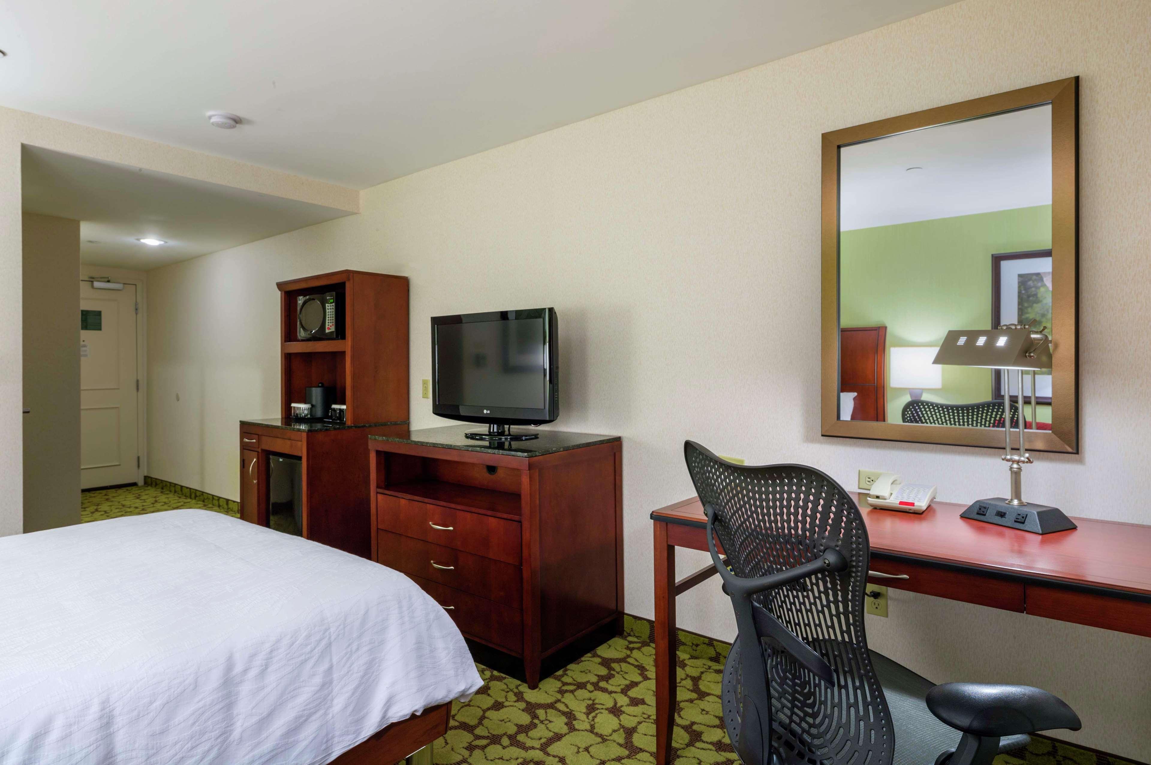 Hilton Garden Inn Queens Jfk - Newly Renovated New York Exteriör bild