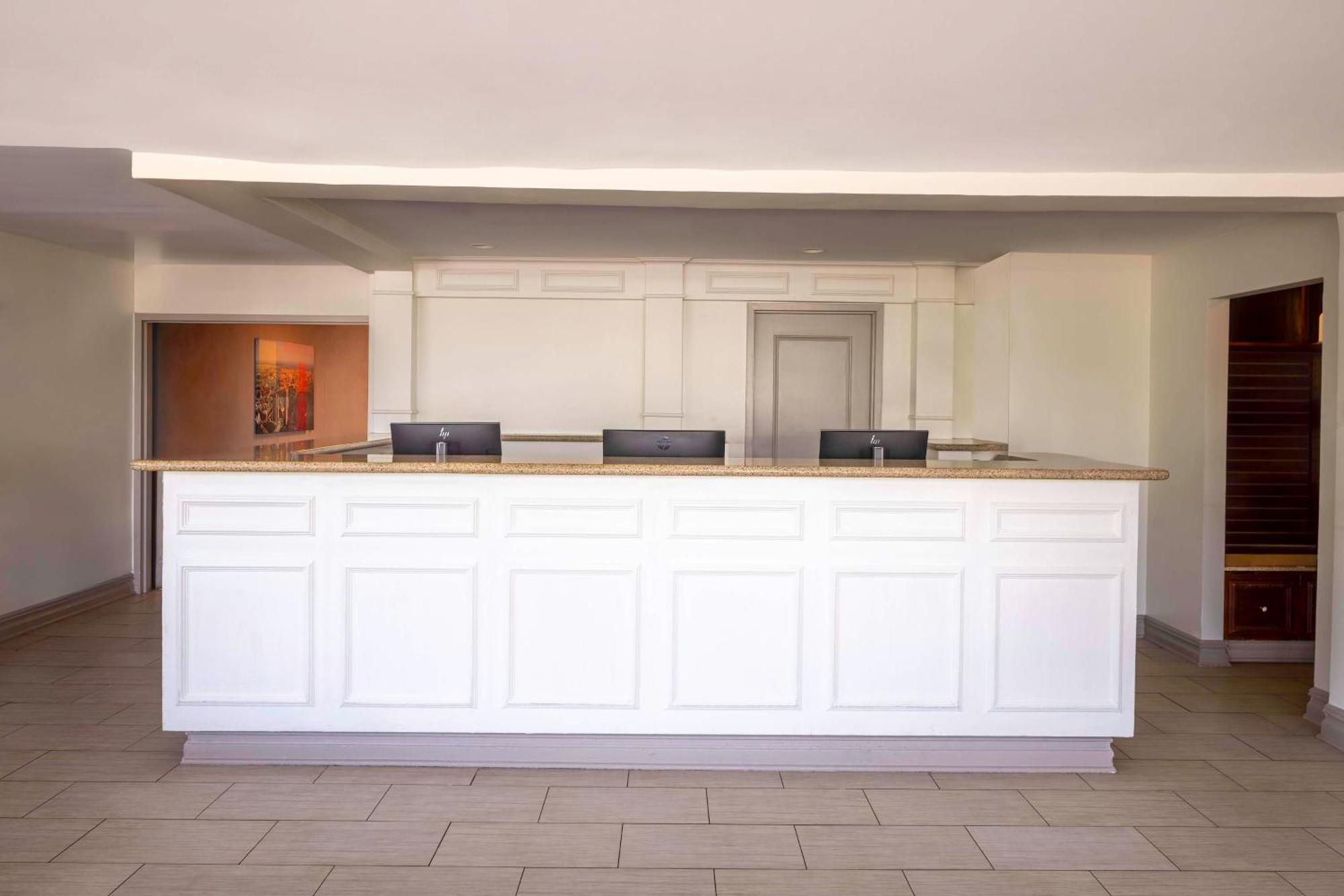 Hilton Garden Inn Queens Jfk - Newly Renovated New York Exteriör bild